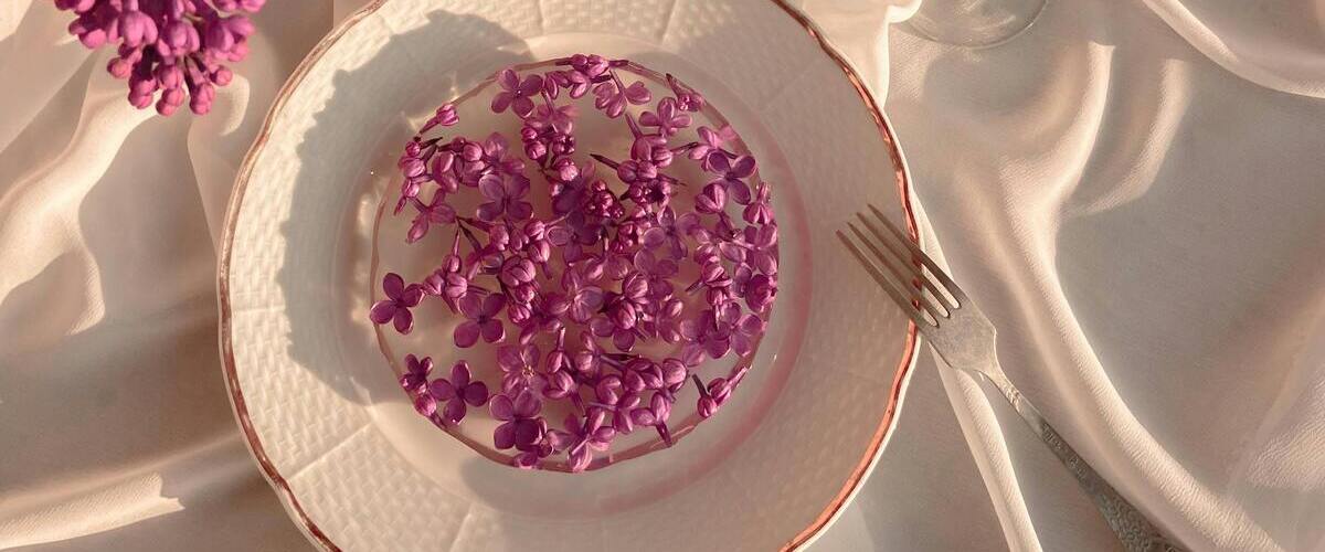 The Versatility of Edible Flowers: From Petal to Plate