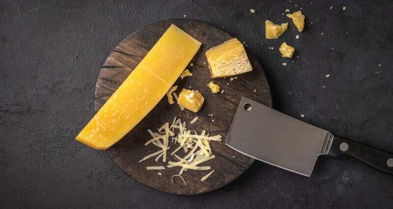 Grating Cheese - How to Do it Without Grater, its benefits, and the best types