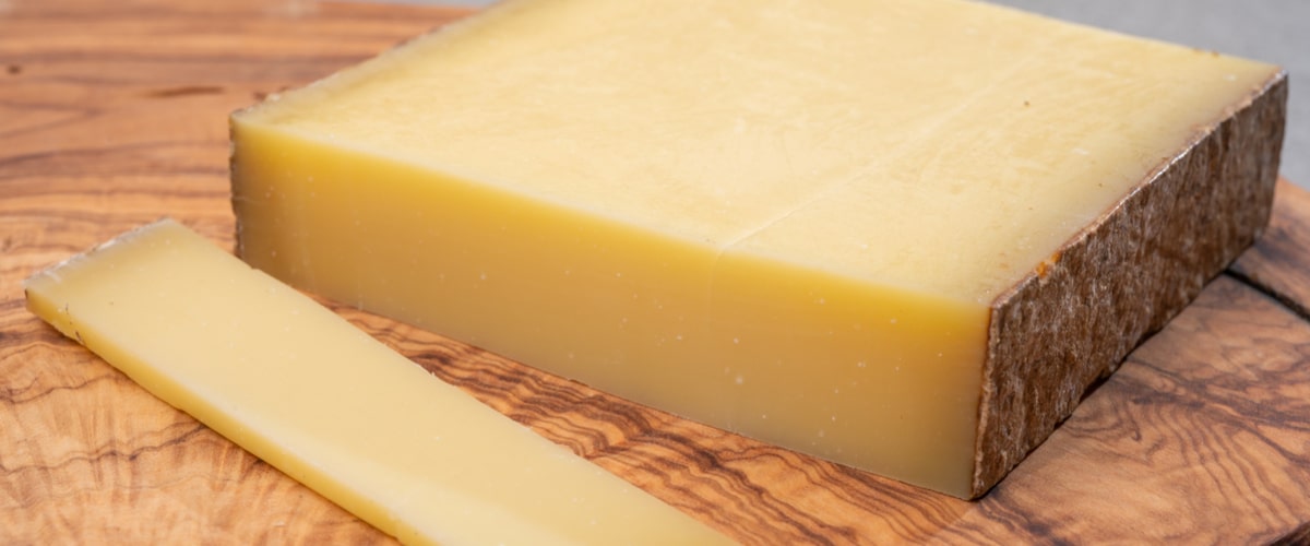 The Influence of Terroir on Cheddar Cheese: How Environment Impacts Flavor