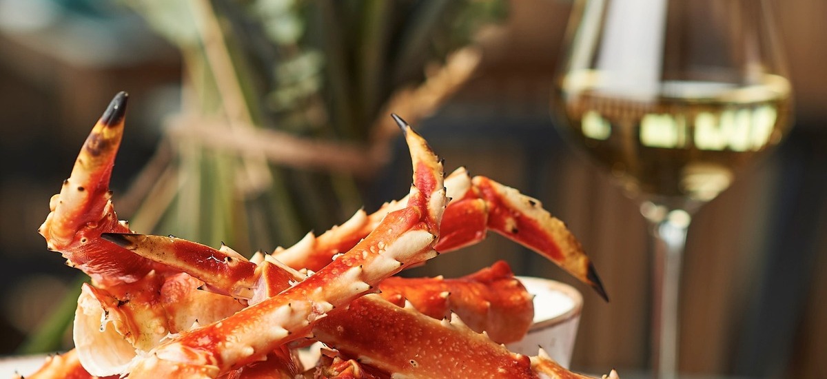 king crab with white wine